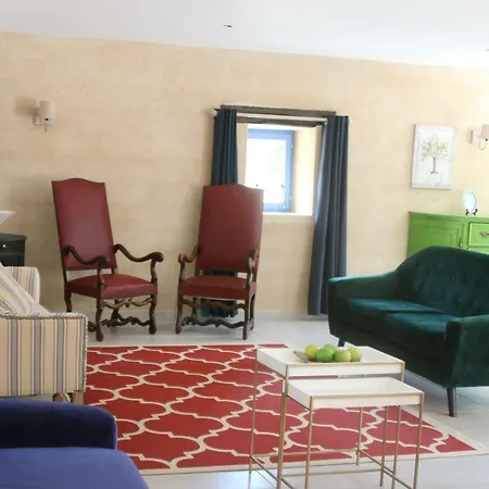 La Maison Des Oliviers Guest house Saint-Jean-d'Eyraud